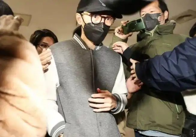 男演员李威及妻子卷入杀人案，被检方以“伤害致死罪”起诉，更多案情曝光！秘密录音显示李威扮演军师，事先教唆人拟好说辞