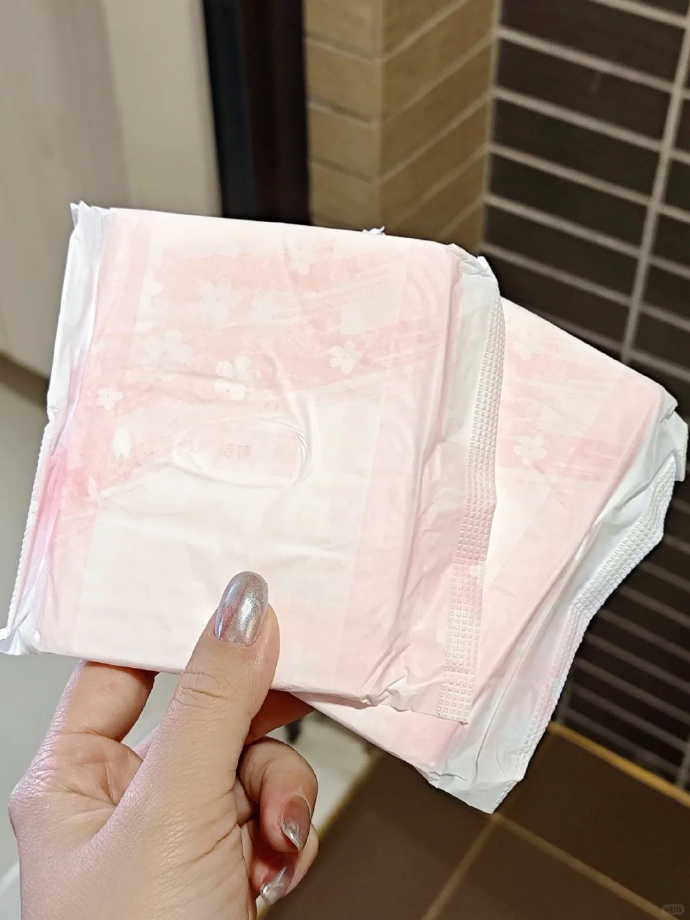 315晚会曝光翻新卫生巾！知名母婴品牌残次料竟被翻新售卖