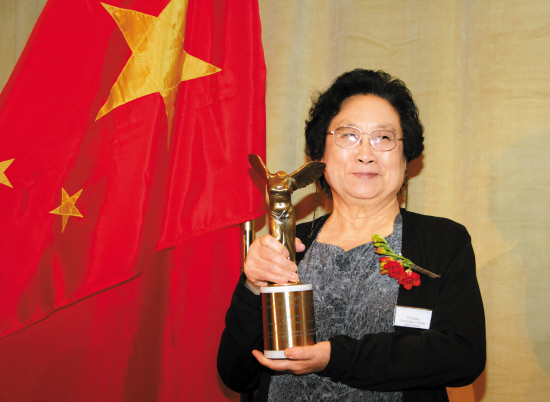 95岁屠呦呦再获国际殊荣 当选美国国家科学院外籍院士