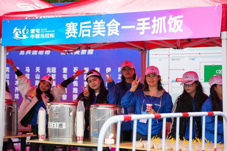 2025新疆奎屯兵地融合半程马拉松暨中国田径协会10公里精英赛（奎屯站） 鸣枪起跑