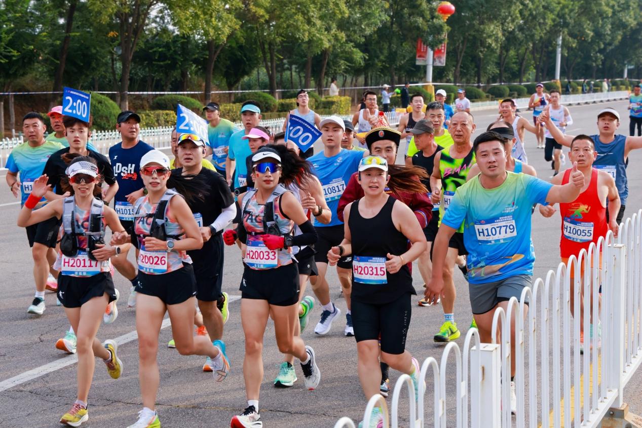 凌塔永椿2025北票首届半程马拉松圆满落幕！