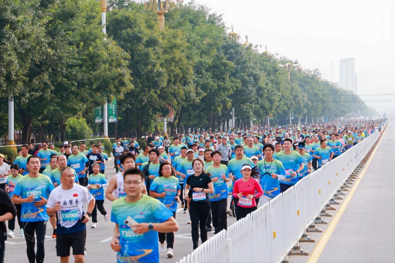 凌塔永椿2025北票首届半程马拉松圆满落幕！