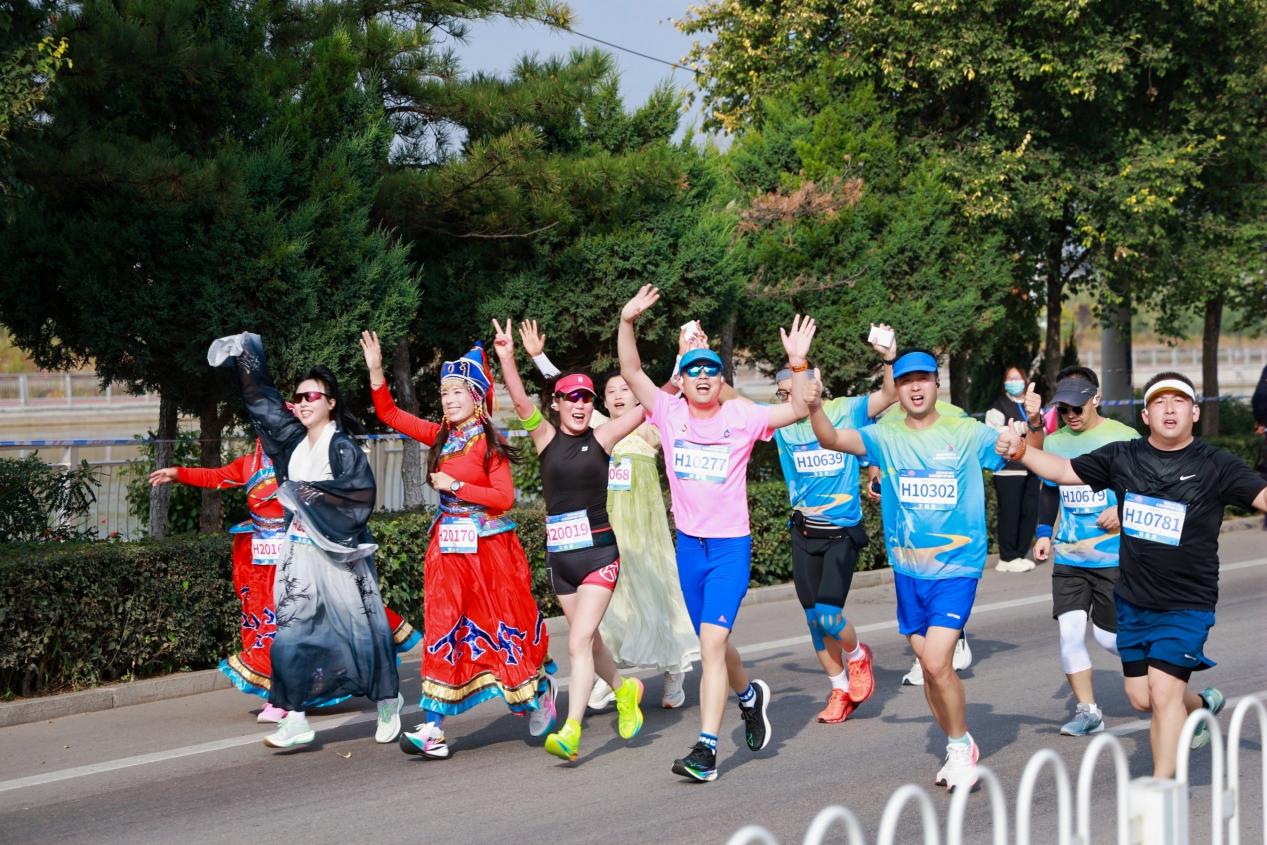 凌塔永椿2025北票首届半程马拉松圆满落幕！