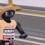 北京亦庄机器人半马鸣枪 人机同场展现科技速度